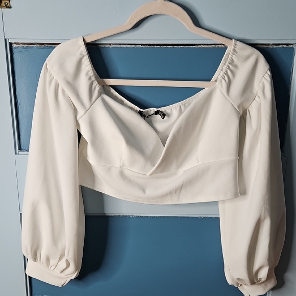 Boohoo Women's Crepe Wrap White Crop Top NWT 10 - Picture 2 of 12